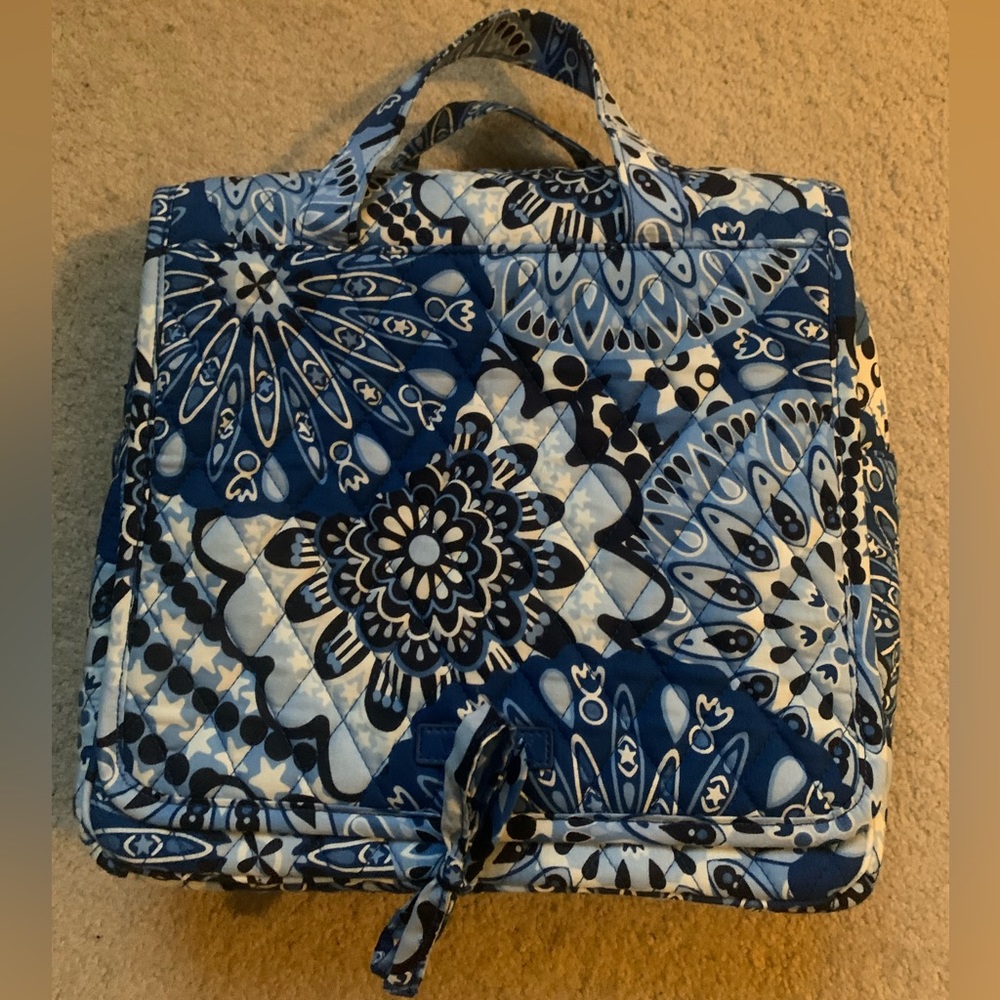 NWOT Vera Bradley Hanging Travel Organizer Blue Medallion